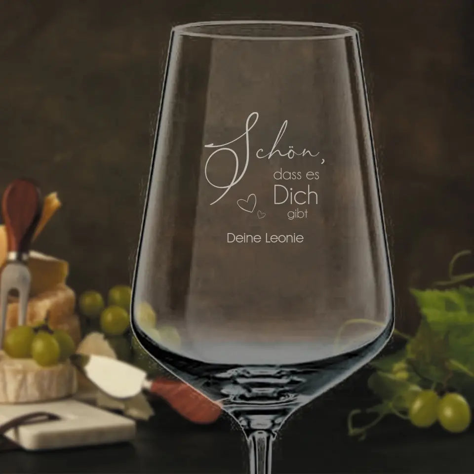 Modernes Weinglas mit Gravur und Namen - Geschenk zum Muttertag