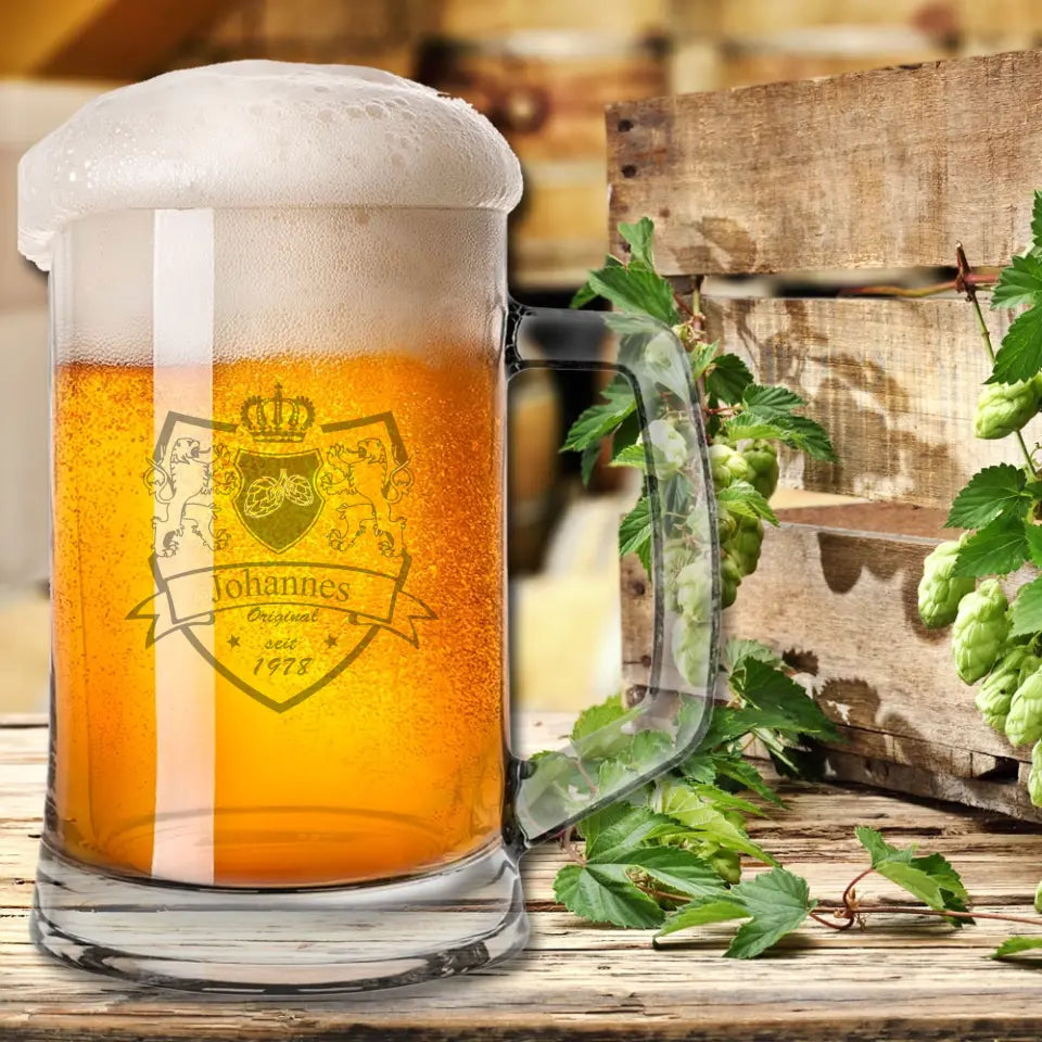 Bierkrug 0,3 oder 0,5 l mit Wappen / Kranz und deinem Namen graviert