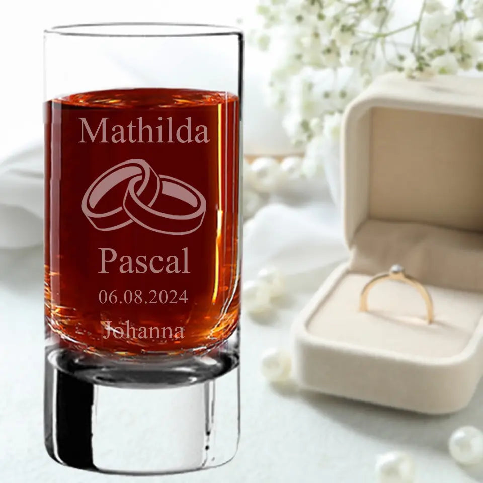 Schnapsglas / Stamper mit Namen graviert zur Hochzeit – Eve Agsten