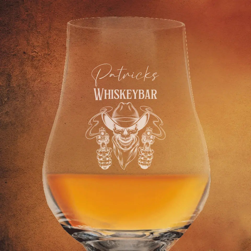 Whiskyglas Glencairn mit Gravur Totenkopf, Name und Spruch