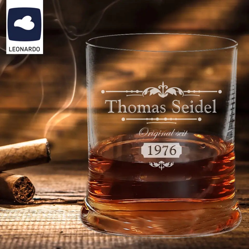 Personalisiertes Whisky Geschenk mit Leonardo Glas in gravierter Holzkiste