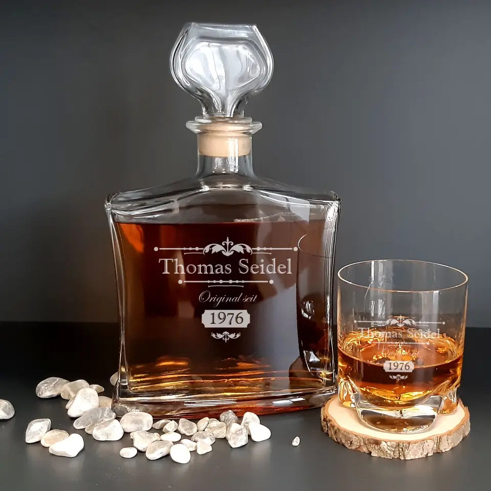 Whisky Geschenk mit Whiskykaraffe, Gläser und Holzkiste graviert