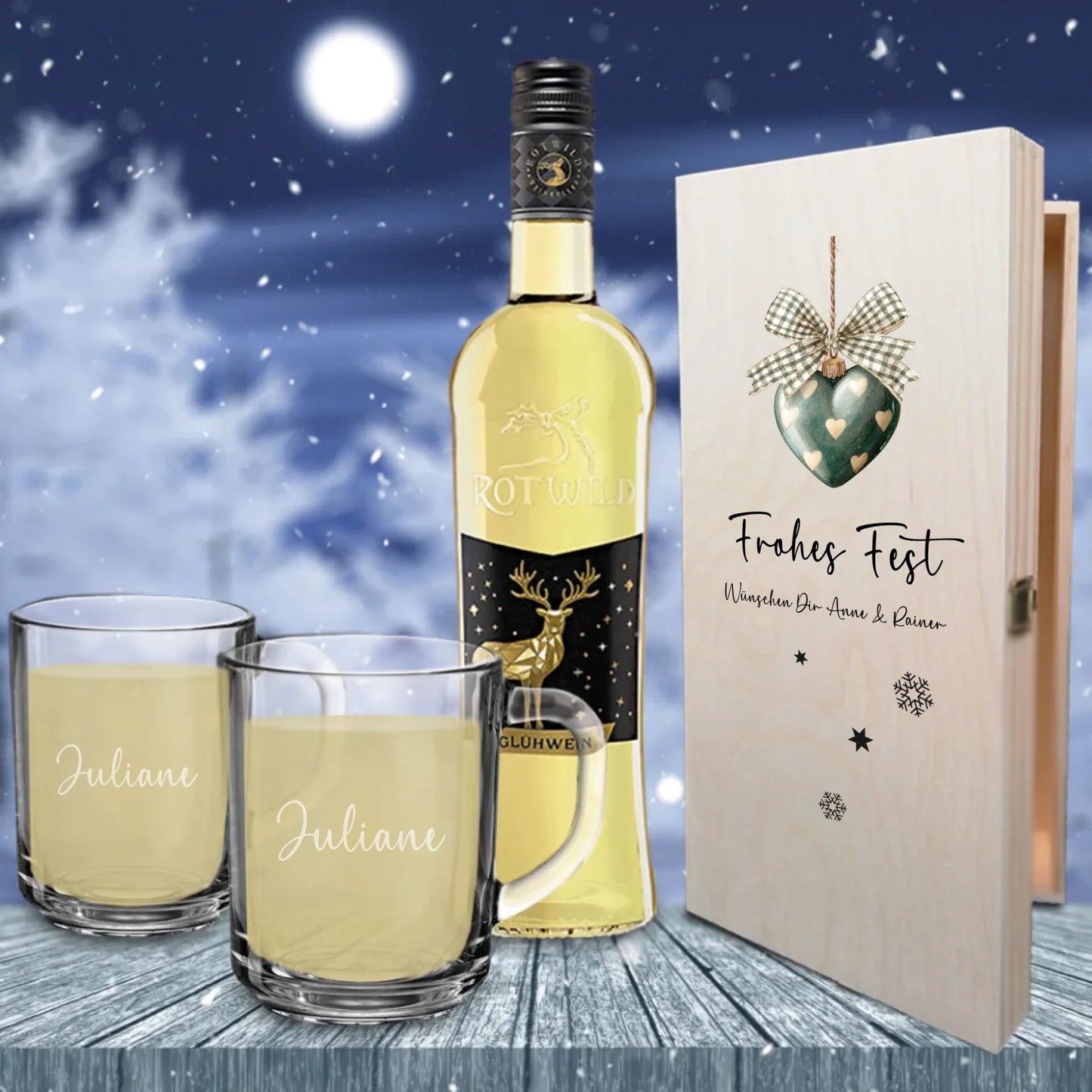 Gluehwein_weiß_Glastassen