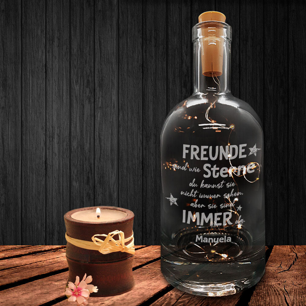 Glasflasche mit Lichterkette - individuell graviertes Geschenk für Freunde