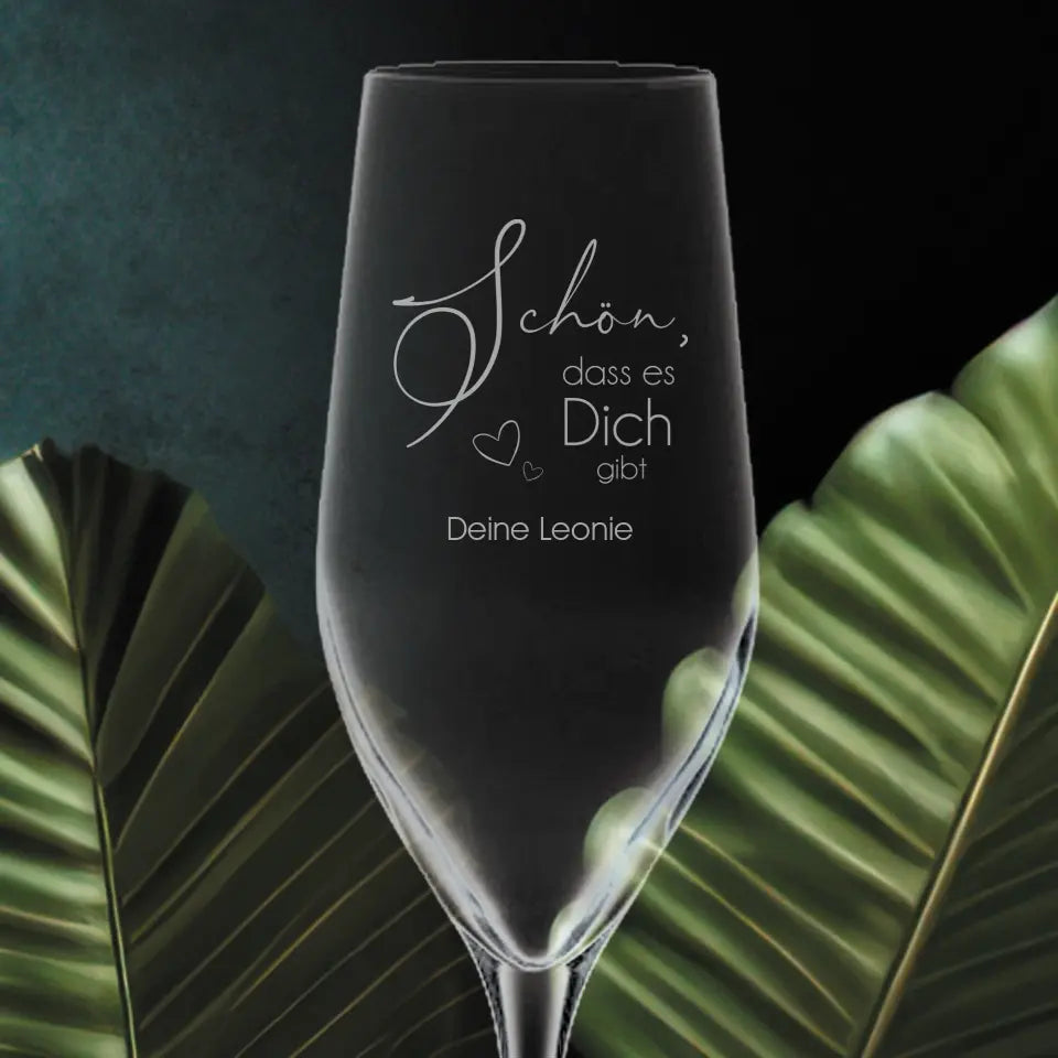 Champagne glass with engraving for friends &amp; family