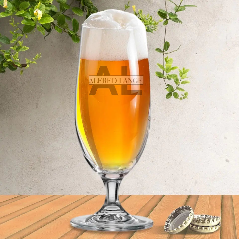 Edles Bierglas / Pilsglas mit deinem Wunschnamen graviert