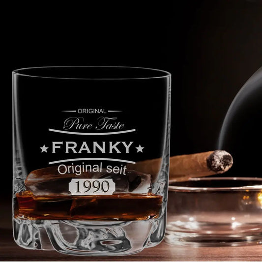 Whiskey glass with individual engraving