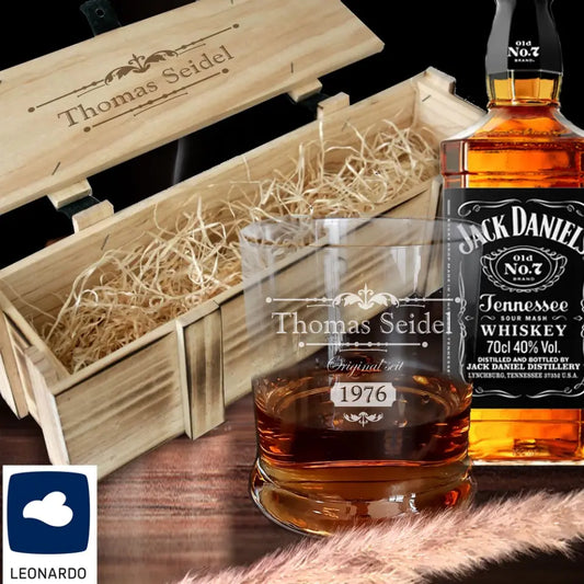Personalisiertes Whisky Geschenk mit Leonardo Glas in gravierter Holzkiste