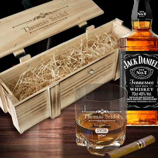 Whisky Geschenkset mit Glas in Holzkiste und individueller Gravur