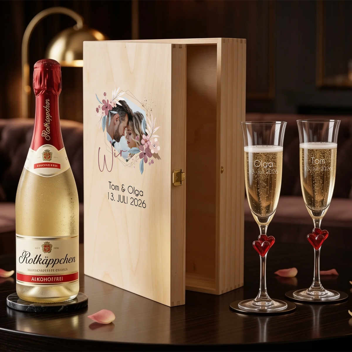 Personalisiertes Hochzeits-Set mit zwei individuell gravierten L'amour-Sektgläsern und Flasche