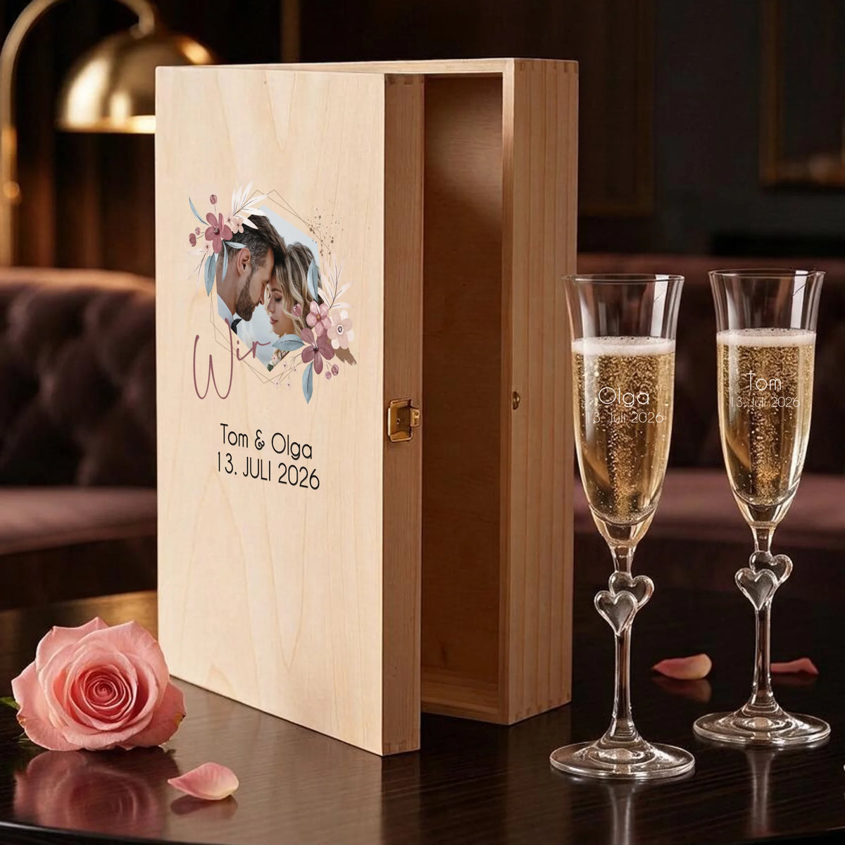 Personalisiertes Hochzeits-Sektgeschenk mit zwei gravierten L'amour-Gläsern ohne Flasche