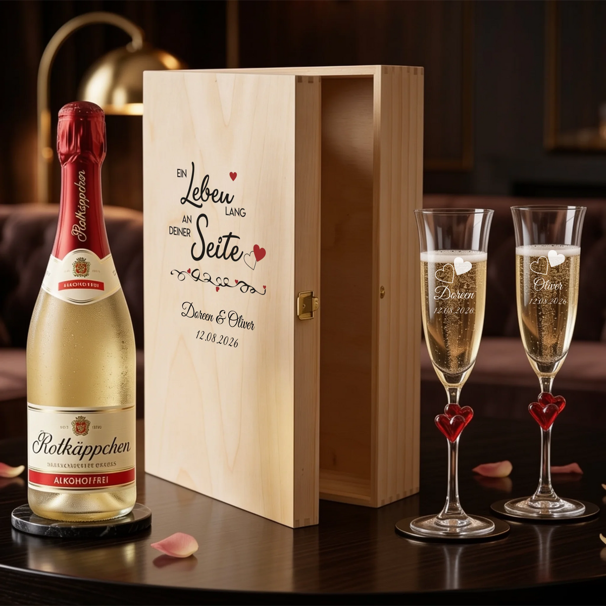 Personalisiertes Hochzeits-Set mit zwei individuell gravierten L'amour-Sektgläsern und Flasche
