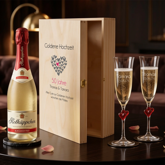 Personalisiertes Sektgeschenk zur Goldenen oder Silberhochzeit – zwei individuell gravierte L'amour-Sektgläser mit Flasche
