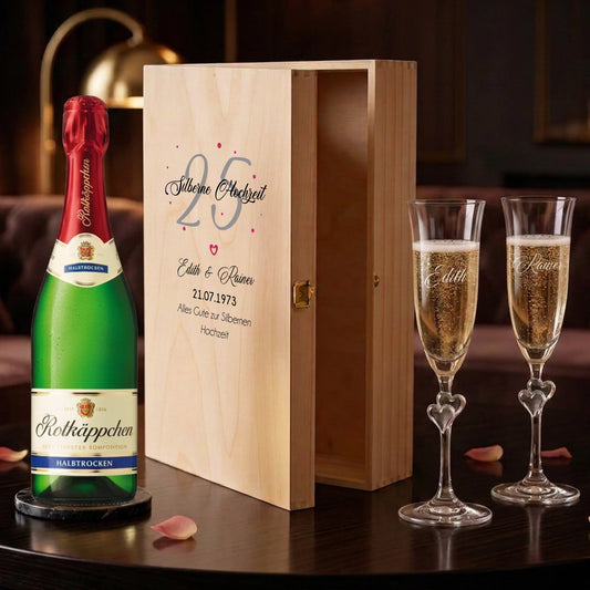 Personalisiertes Sektgeschenk zur Silber- oder Goldenen Hochzeit – zwei individuell gravierte L'amour-Sektgläser mit Flasche
