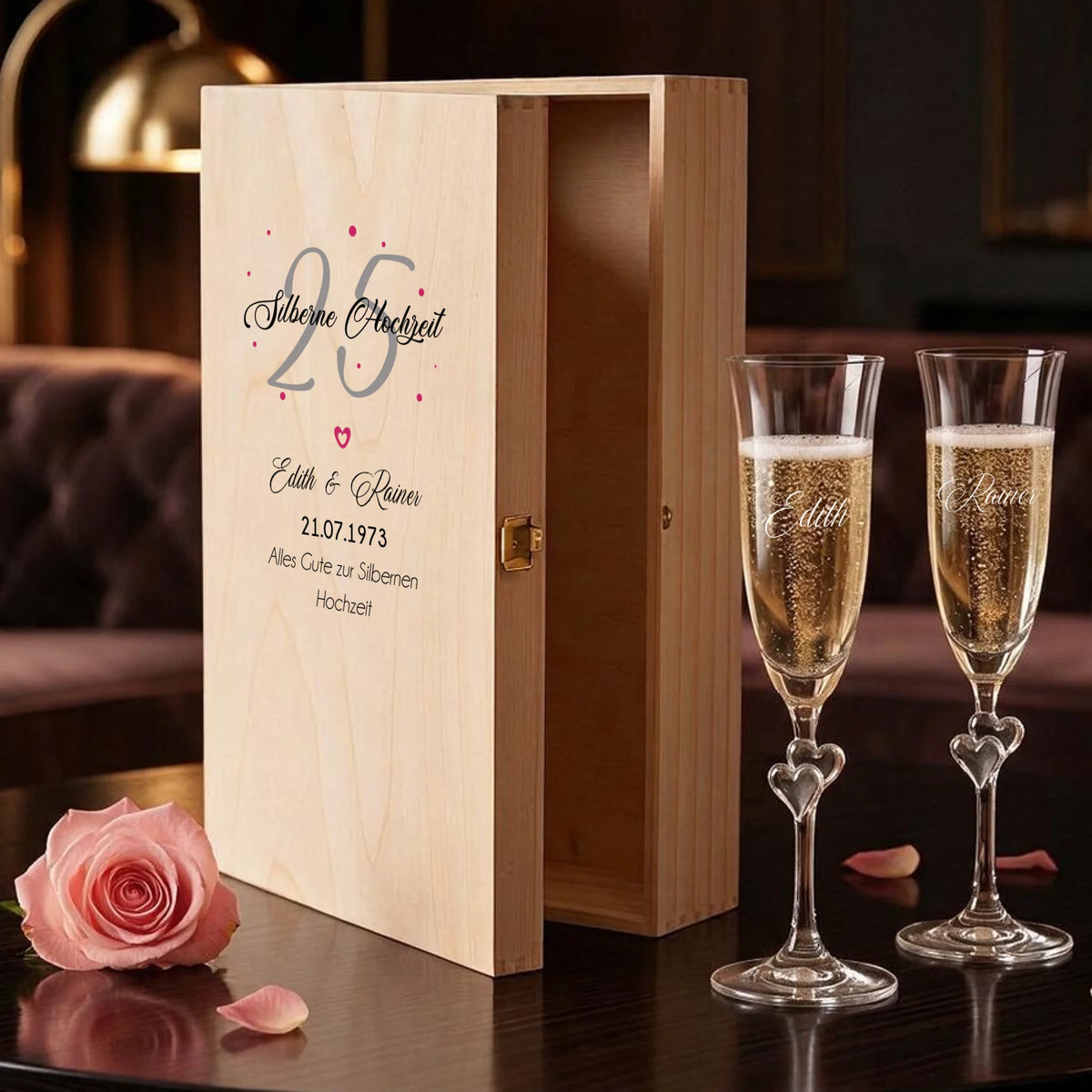 Personalisiertes Sektgeschenk zur Silber- oder Goldhochzeit mit zwei gravierten L'amour-Gläsern