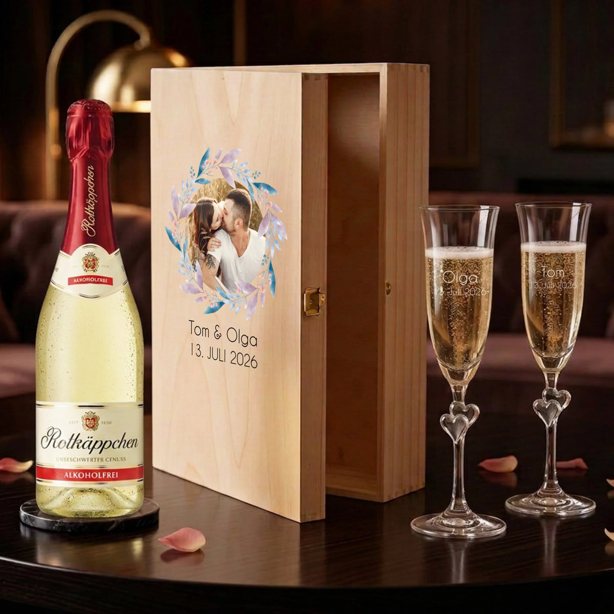 Zwei individuell gravierte L'amour-Sektgläser im personalisierten Geschenkset zur Hochzeit