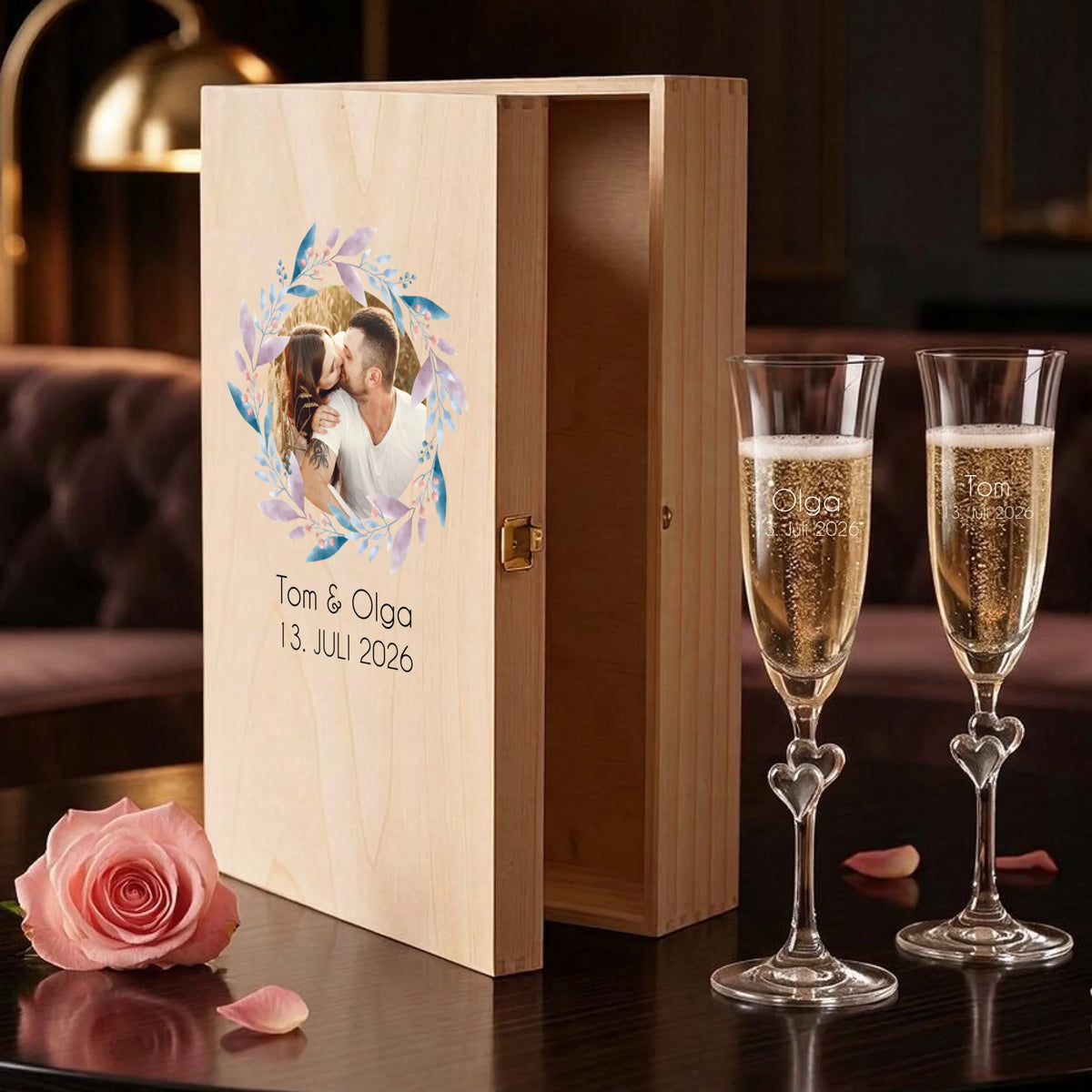Personalisiertes Hochzeits-Sektgeschenk mit zwei gravierten L'amour-Gläsern ohne Flasche