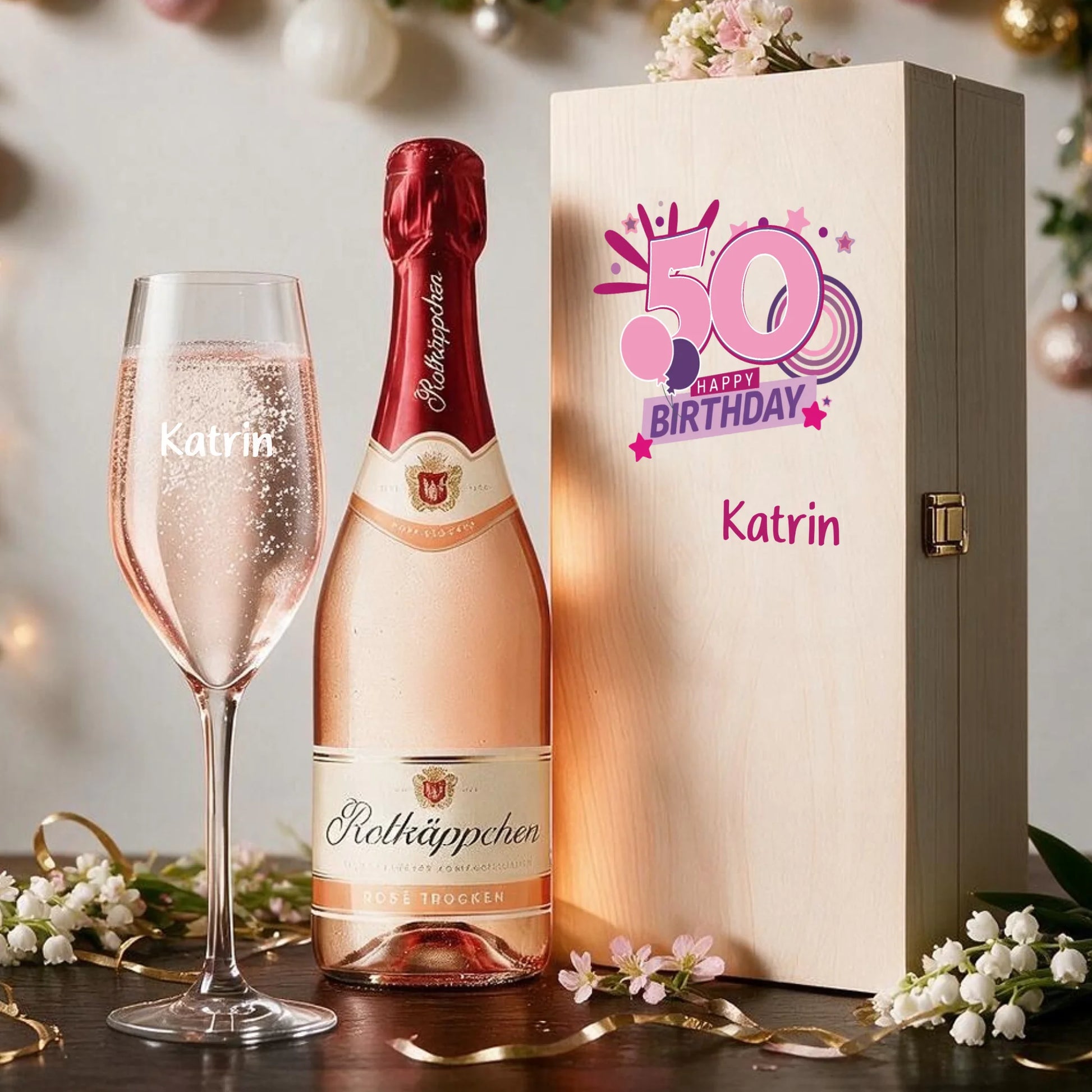Personalisiertes Sektgeschenk zum 50. Geburtstag – individuell graviertes Sektglas in bedruckter Holzbox