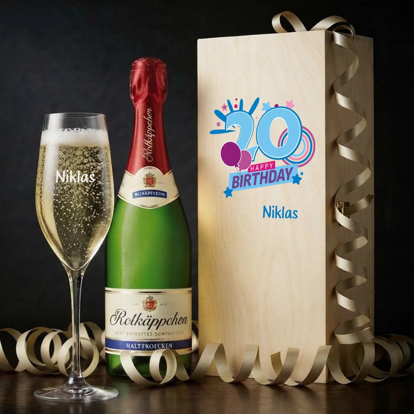 Individuell graviertes Sektglas mit Wunschtext als personalisiertes Geschenk zum 20. Geburtstag
