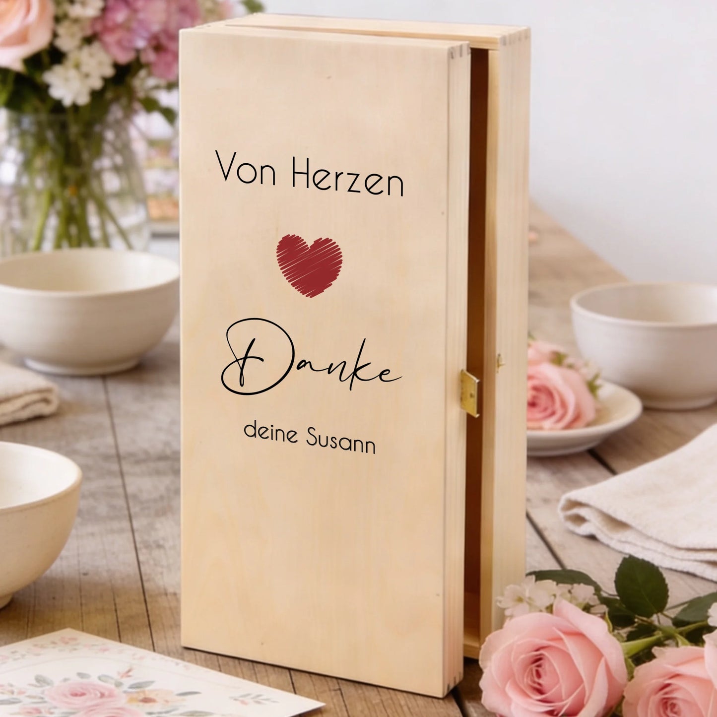 Personalisierte, individuell bedruckte Holzbox des Sektgeschenks