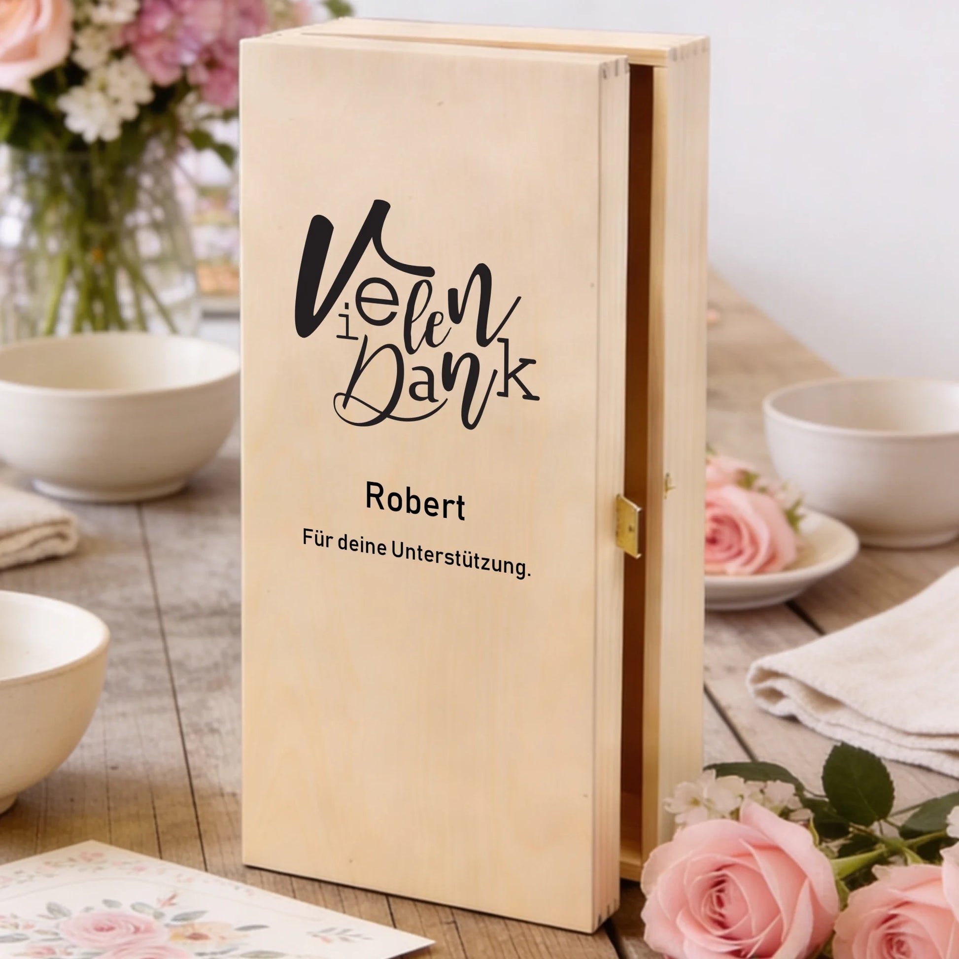 Personalisierte, individuell bedruckte Holzbox des Dankeschön-Sektgeschenks