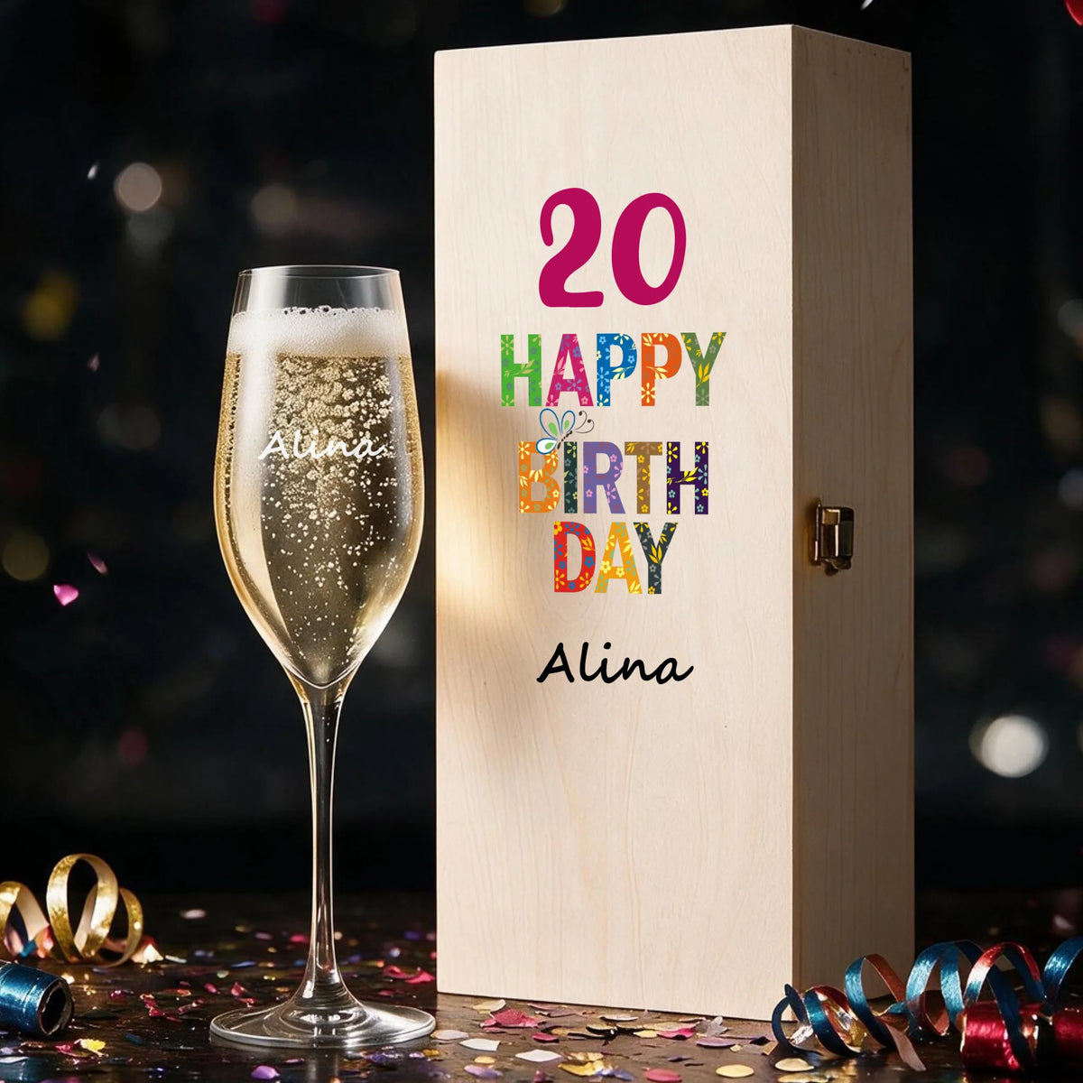 Edle Holzbox mit individuell graviertem Sektglas als personalisiertes Geburtstagsgeschenk