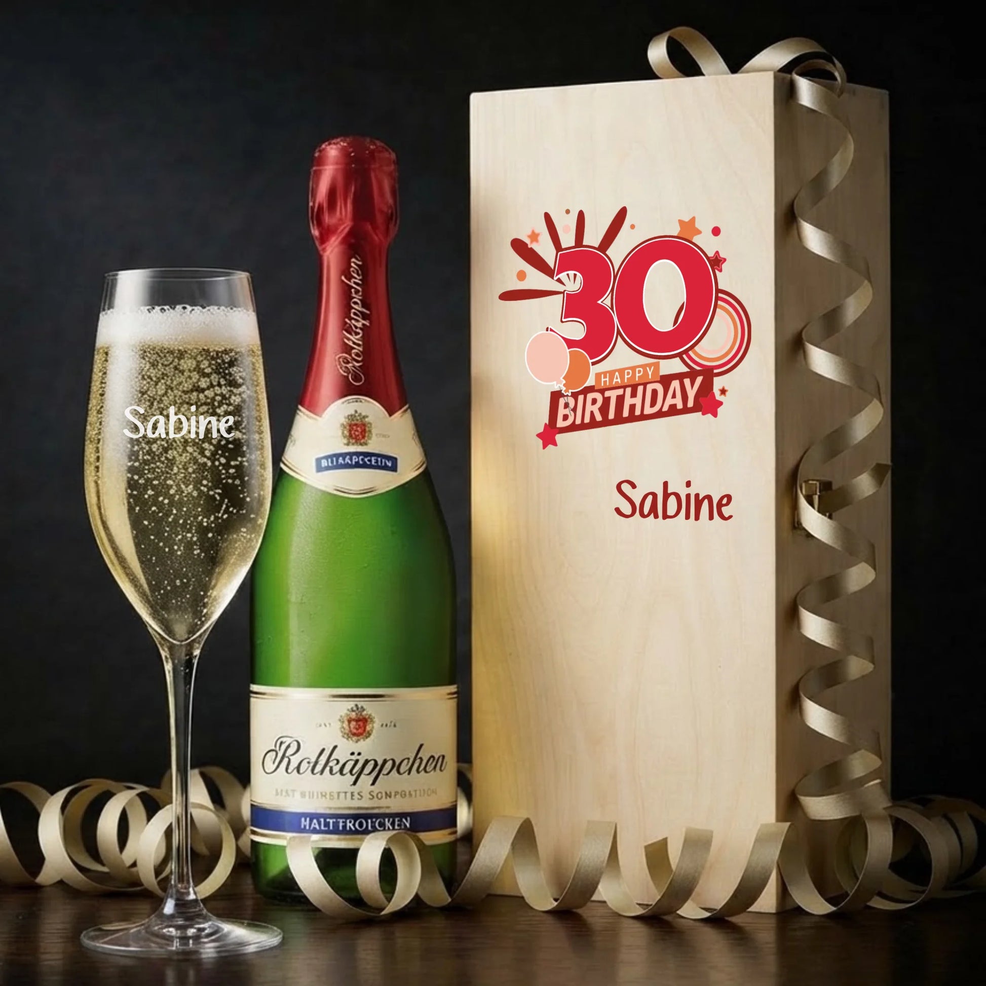 Individuell graviertes Sektglas mit Wunschnamen als personalisiertes Geschenk zum 30. Geburtstag