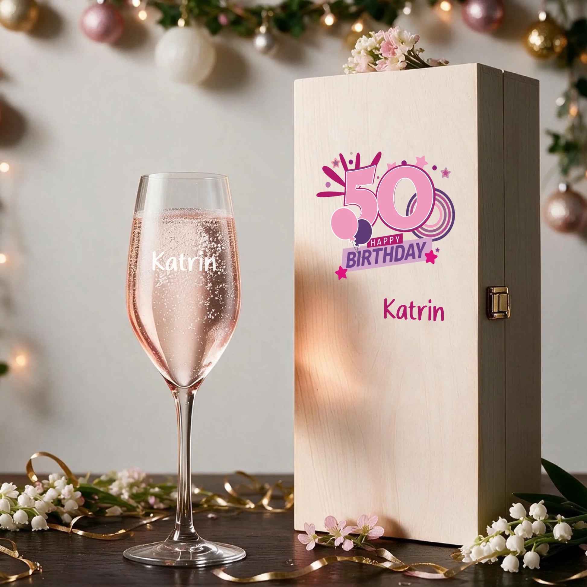Edle Holzbox mit individuell graviertem Sektglas als personalisiertes Geschenk zum 50. Geburtstag