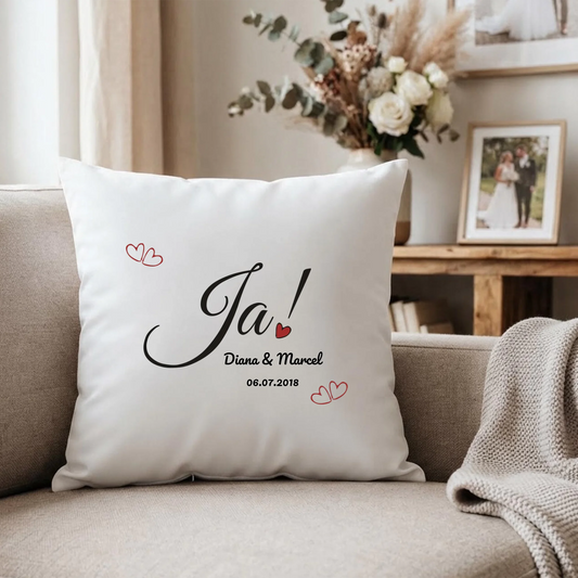 Hochzeitskissen mit Ja-Motiv, Namen des Brautpaares und Hochzeitsdatum