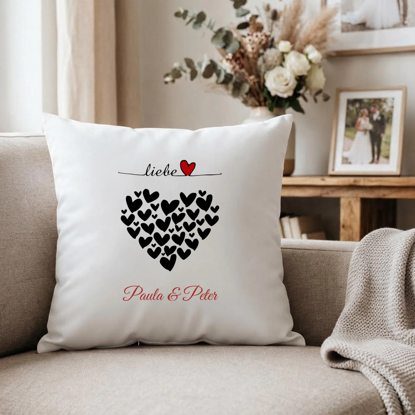 Personalisiertes Kissen mit elegantem Herz als Geschenk für Verliebte