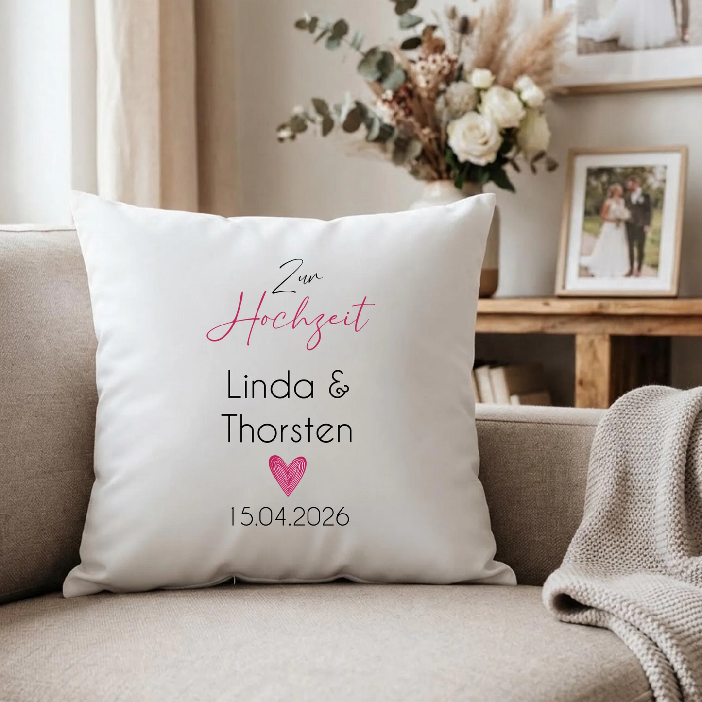 Personalisiertes Hochzeitskissen mit Schriftzug und Hochzeitsdatum bedruckt