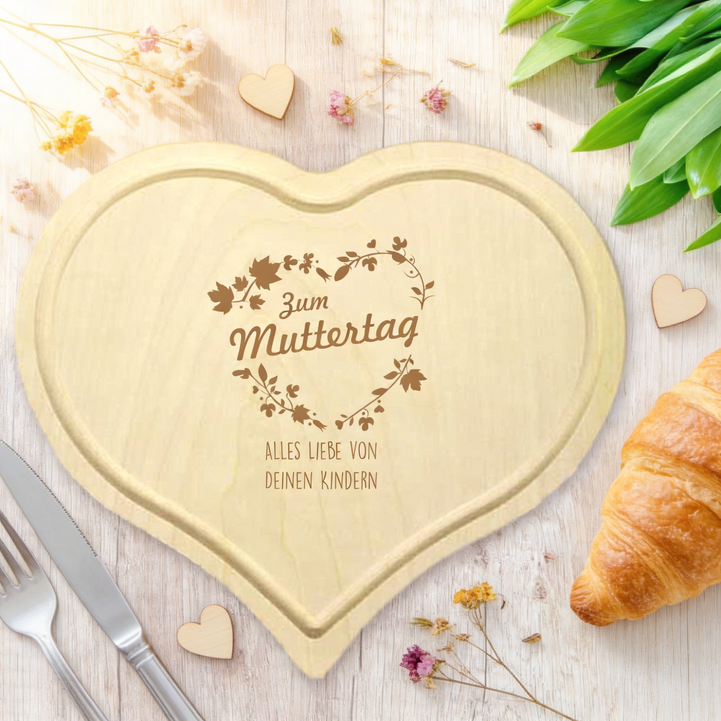Individuell graviertes Holzbrettchen / Herzbrettchen zum Muttertag als Geschenk
