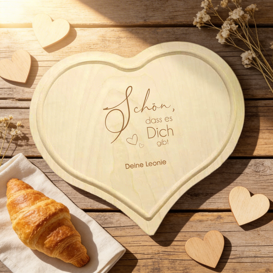 Schön, dass es dich gibt - Herzbrett / Schneidebrett mit individueller Gravur