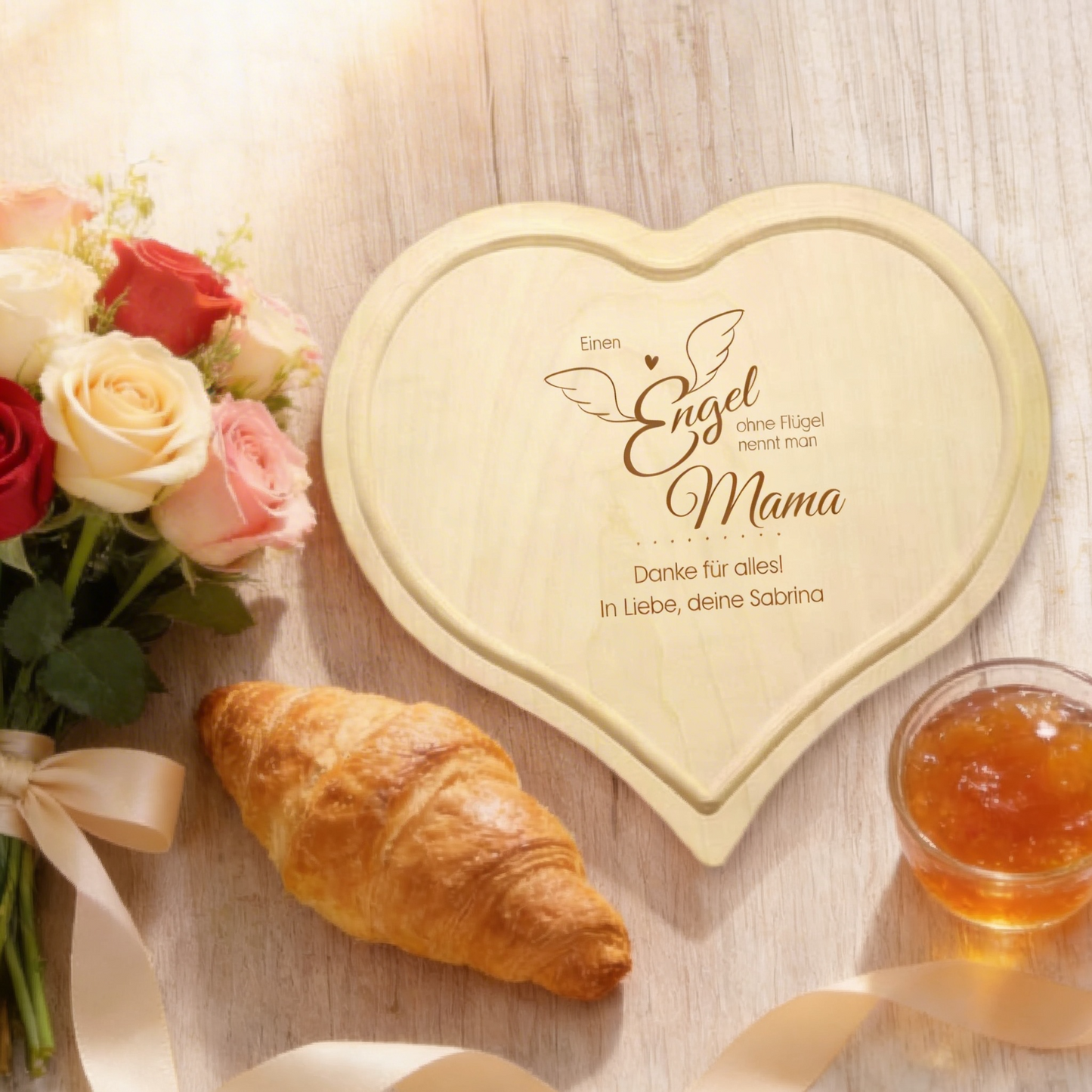 Herz-Frühstücksbrett mit individueller Gravur Muttertag - Einen Engel ohne Flügel